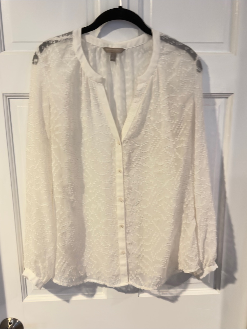 Women's White Textured Button-Front Blouse Banana Republic M